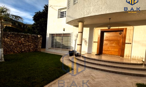 Villa for sale with terrace