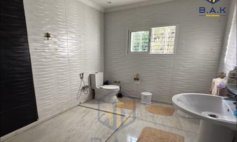 Villa for sale with terrace