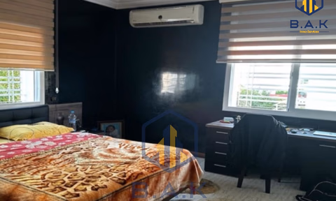 Villa for sale with terrace