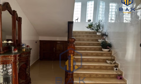 Villa for sale with terrace