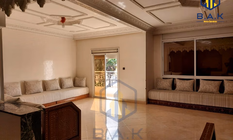 Maison à vendre avec terrasse et deux étages