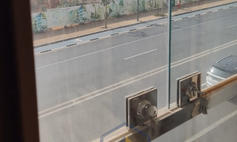 Apartamento en alquiler con balcón en el primer piso