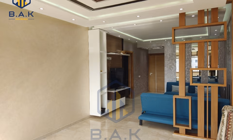 Apartamento en alquiler con balcón en el primer piso