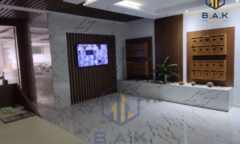 Apartamento en alquiler con balcón en el primer piso