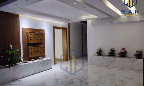 Apartamento en alquiler con balcón en el primer piso