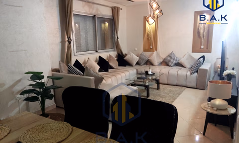 شقة للإيجار مع موقف سيارات في الطابق الرابع