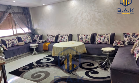 شقة للإيجار مع شرفة في الطابق الأرضي