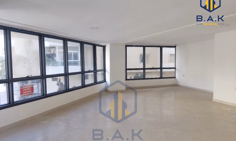 Birou de închiriat la etajul întâi