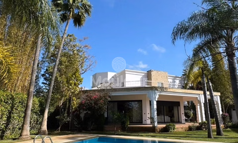 Villa for rent – Souissi, 350 m² living area