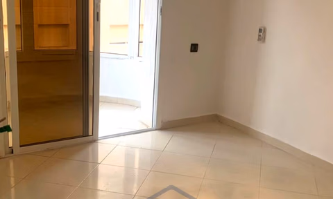 Apartamento en venta con balcón