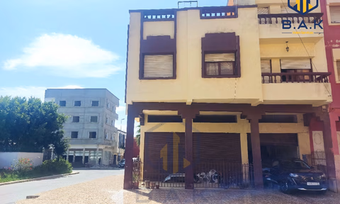 Maison à vendre avec terrasse et deux étages