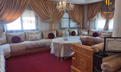 Maison à vendre avec terrasse et deux étages