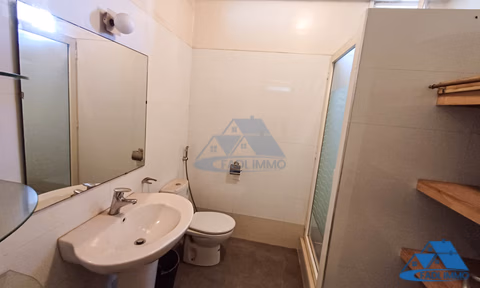 Wohnung mit Terrasse zu verkaufen