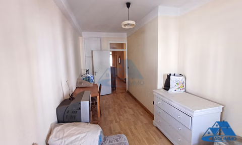 Wohnung mit Terrasse zu verkaufen