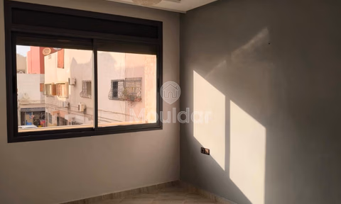 Appartement à louer avec balcon au premier étage