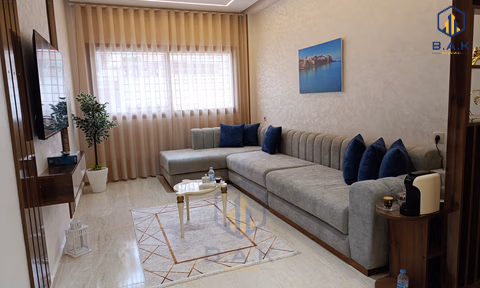 Apartamento para alugar com estacionamento