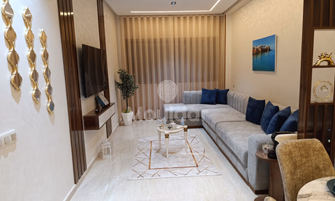 شقة للإيجار مع موقف سيارات في الطابق الأرضي