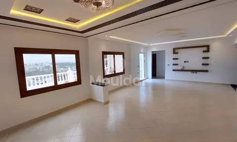 فيلا للإيجار مع تراس