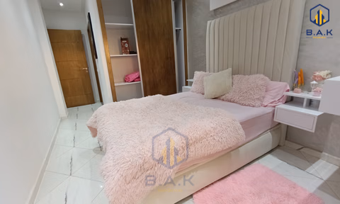 Appartement te huur met balkon op de tweede verdieping