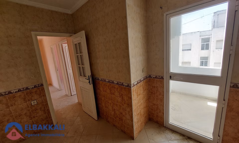 Wohnung mit Terrasse zu verkaufen