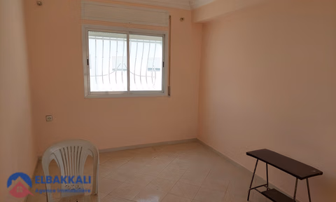 Wohnung mit Terrasse zu verkaufen