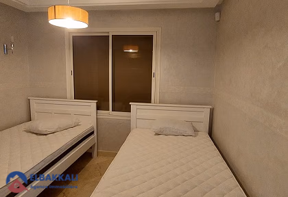 Villa zur Miete mit Pool und drei Etagen