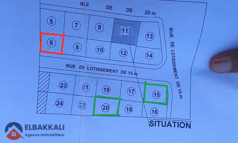 أرض محفظة في تجزئة للبيع لبناء مبنى