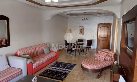 شقة للإيجار مع شرفة في الطابق الأرضي