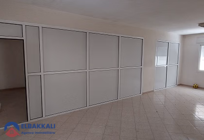 Büro zum Verkauf im ersten Stock