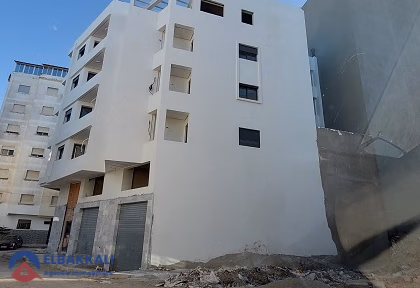 Casa in vendita con balcone e quattro piani