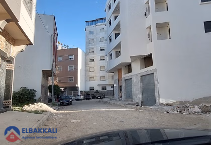 Casa in vendita con balcone e quattro piani