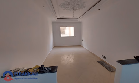 Οικία προς πώληση με γκαράζ και τέσσερις όροφοι