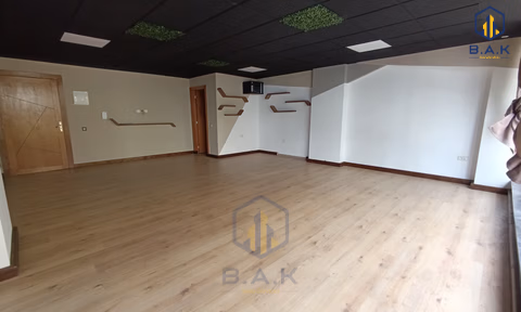 Kantoor te huur met terras op de eerste verdieping