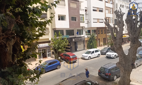 Kantoor te huur met terras op de eerste verdieping