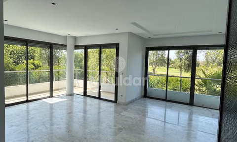 Appartement à louer avec parking au premier étage