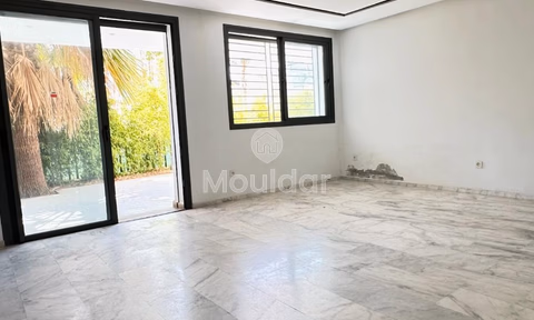 شقة للإيجار مع حديقة في الطابق الأرضي