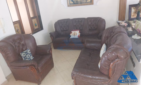 Villa mit Terrasse zum Verkauf und drei Stockwerke