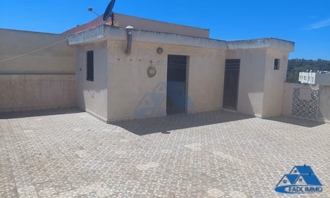 Villa mit Terrasse zum Verkauf und drei Stockwerke