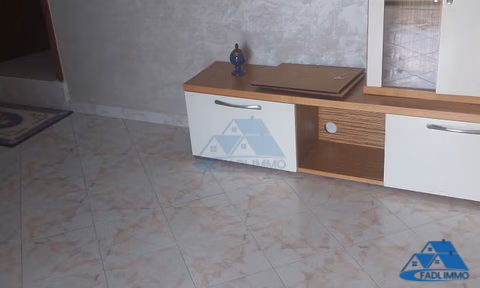 Villa zu verkaufen mit Terrasse und zwei Etagen