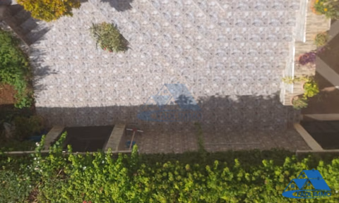 Villa zu verkaufen mit Terrasse und zwei Etagen