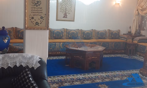 Villa zu verkaufen mit Terrasse und zwei Etagen