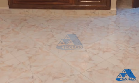 Villa zu verkaufen mit Terrasse und zwei Etagen