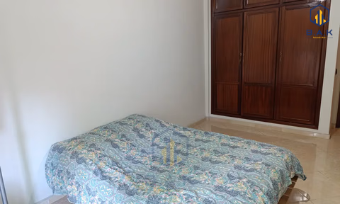 Wohnung mit Balkon im ersten Stock zur Vermietung