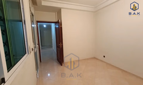 Wohnung mit Balkon im ersten Stock zur Vermietung