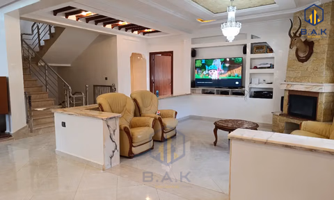 Villa for buy with terrace