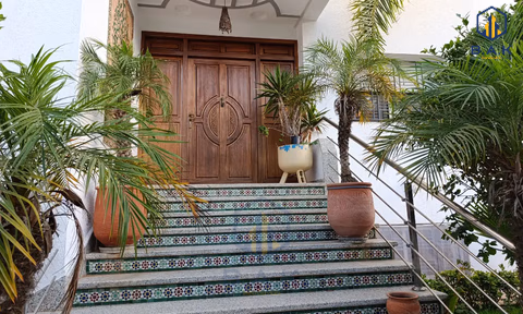 Villa for buy with terrace