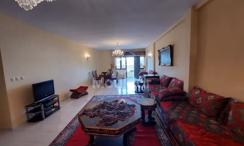 شقة للإيجار مع شرفة