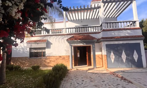 Villa for sale in Idaouguerd with pool - 4 bedrooms, 900 m².