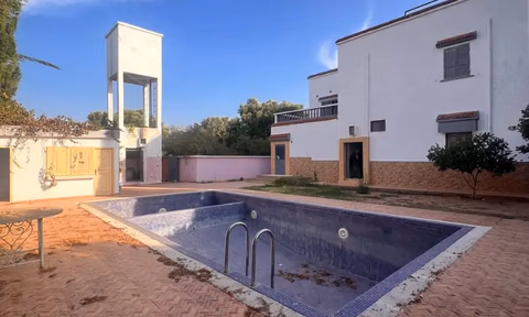 Villa for sale in Idaouguerd with pool - 4 bedrooms, 900 m².