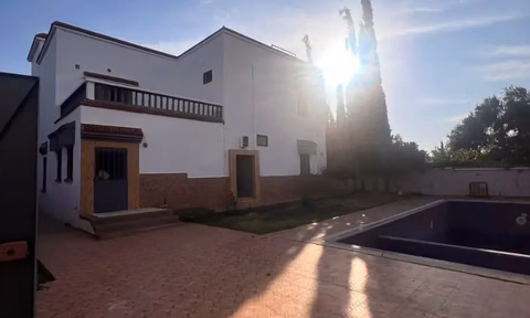 Villa for sale in Idaouguerd with pool - 4 bedrooms, 900 m².